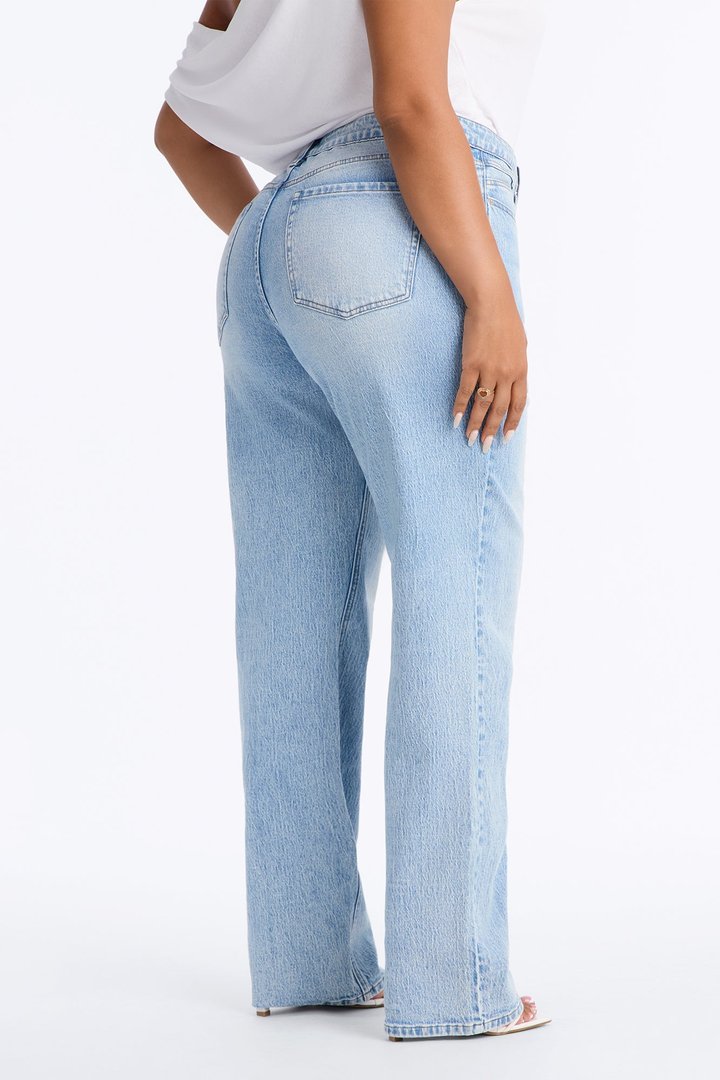 Kennedy Classic High Rise Low Stretch Straight Leg Jeans - Light Wash