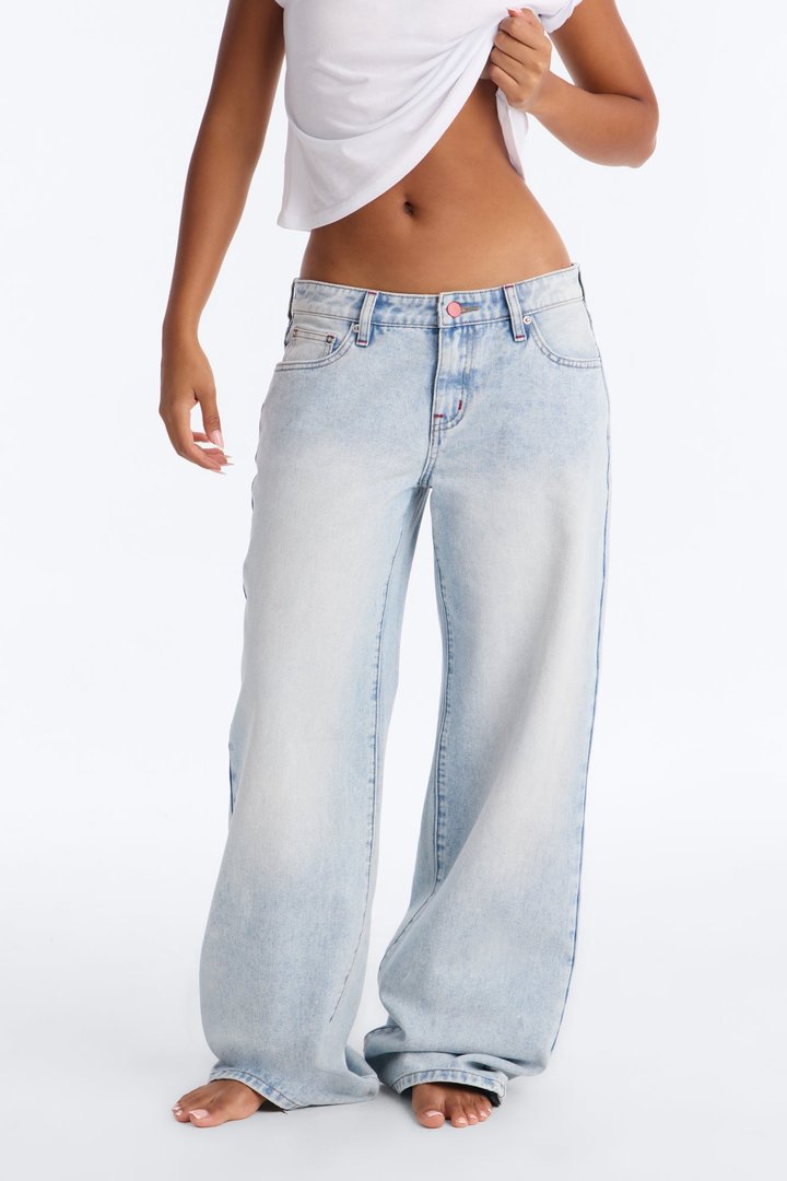 The 412 Low Rise Rigid Wide Leg Jeans - Light Wash