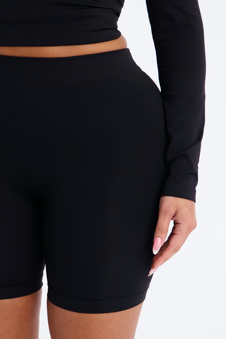 Seamless Smooth Double Lined Ruched Biker Short - Black