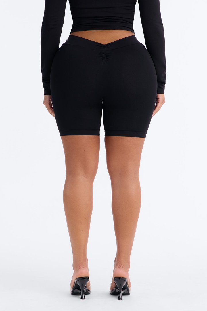 Seamless Smooth Double Lined Ruched Biker Short - Black