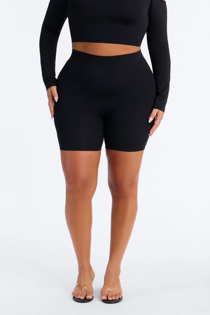 Seamless Smooth Double Lined Ruched Biker Short - Black