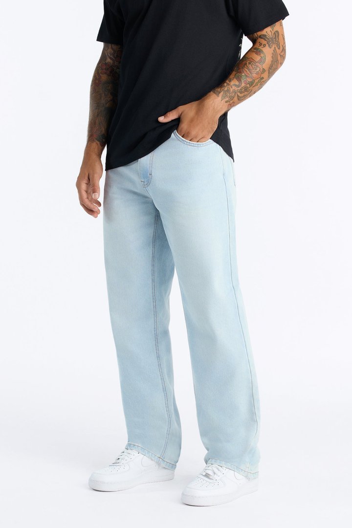 Essential Straight Rigid Jean - Light Wash