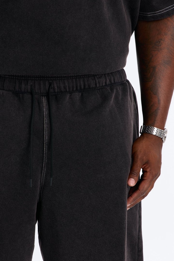 Kai Washed Contrast Stitch Baggy Sweatshort - Black