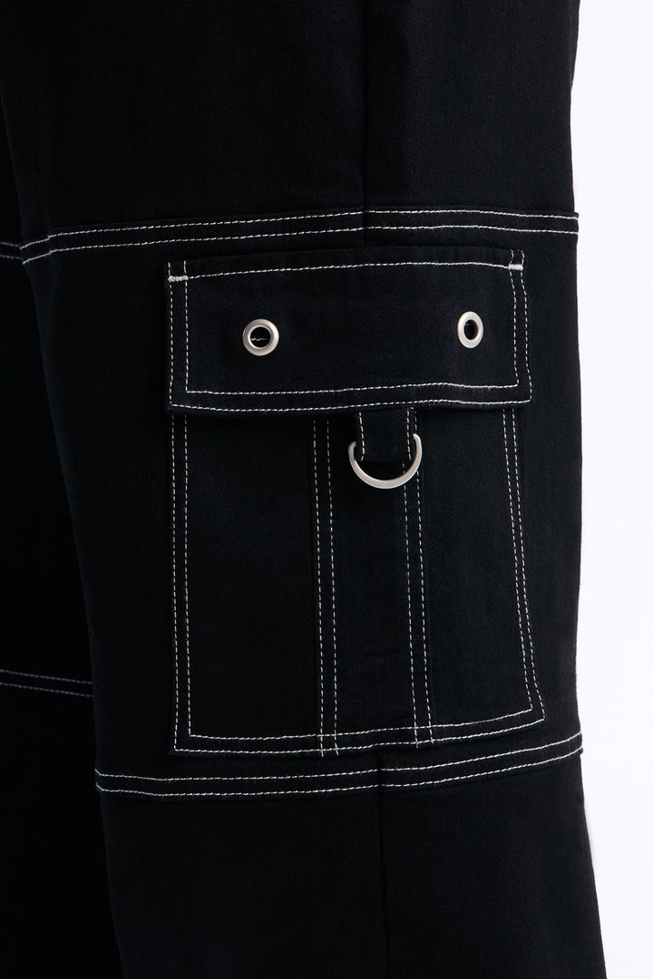 Contrast Stitch D-Ring Baggy Cargo Jean - Black