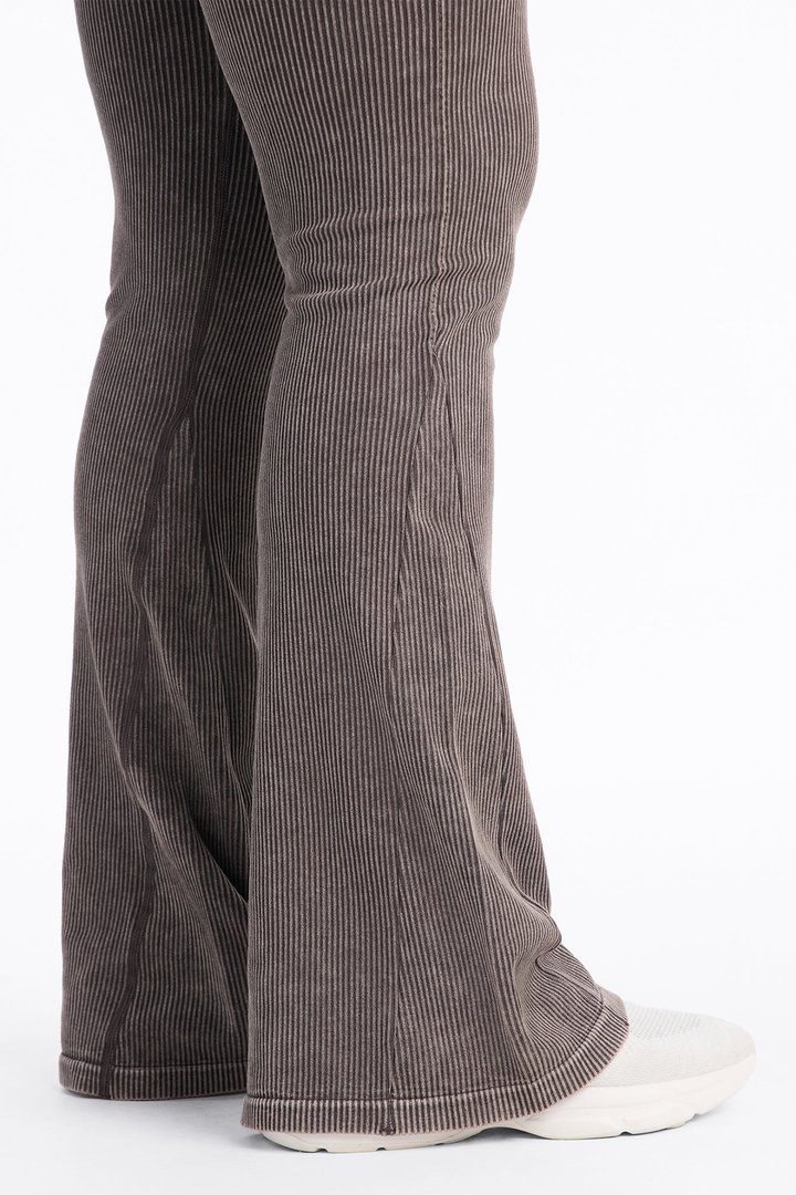 Mia Ribbed Seamless Flare Pant - Chestnut