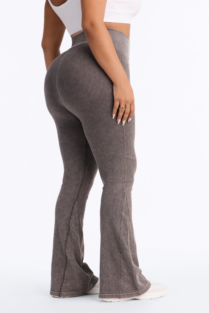 Mia Ribbed Seamless Flare Pant - Chestnut