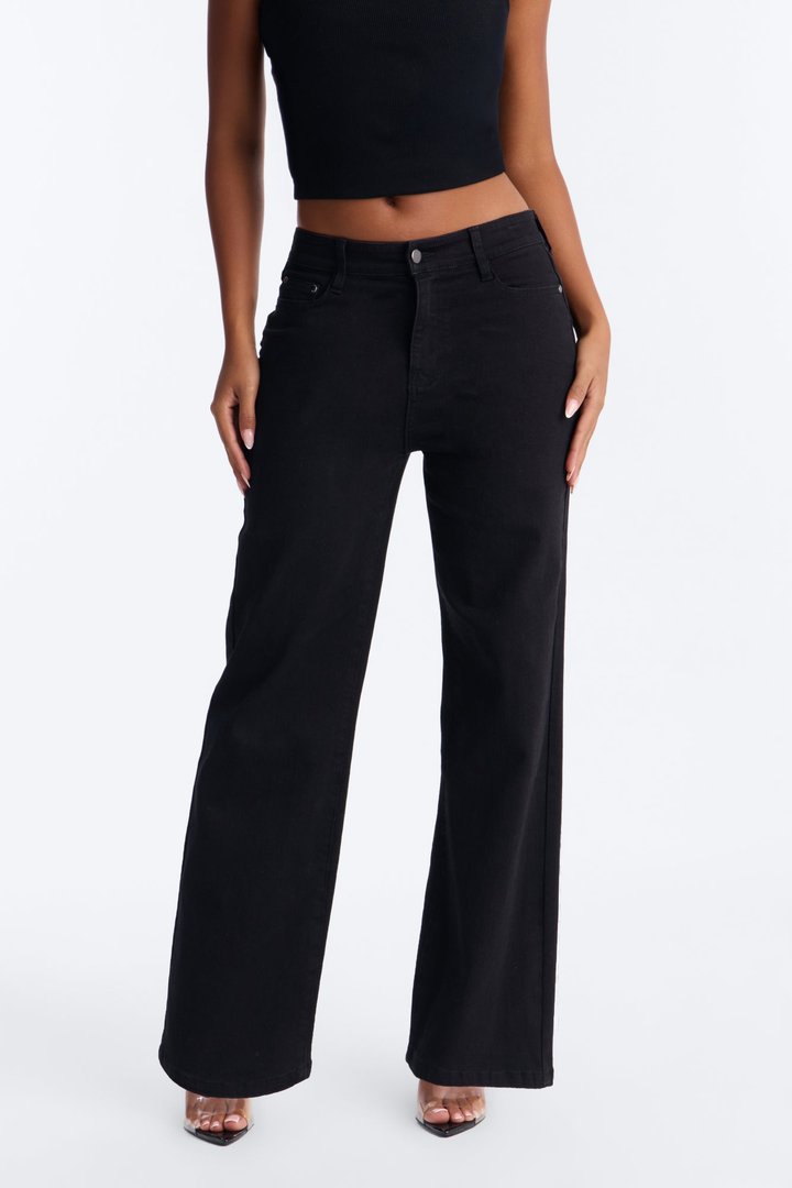 Petite Simply Basic Stretch Straight Jeans - Black
