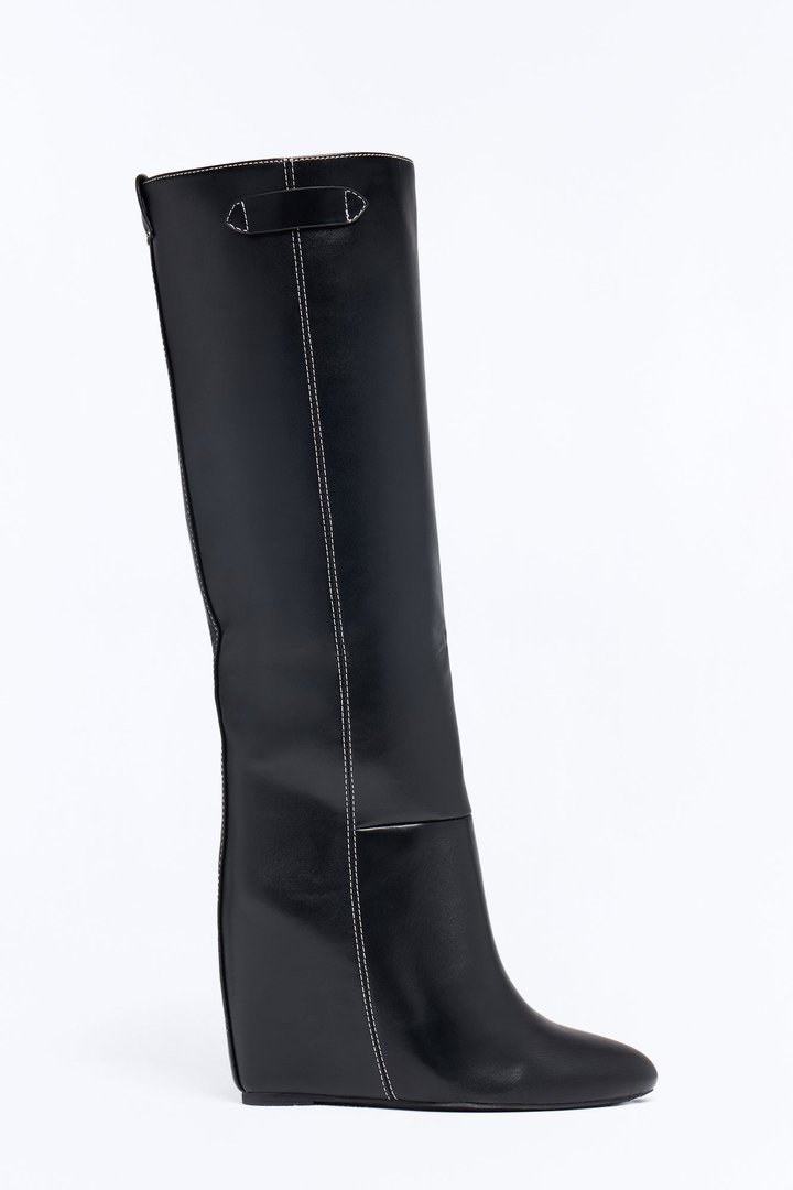 Crafted To Perfection Wedge Boots - Black