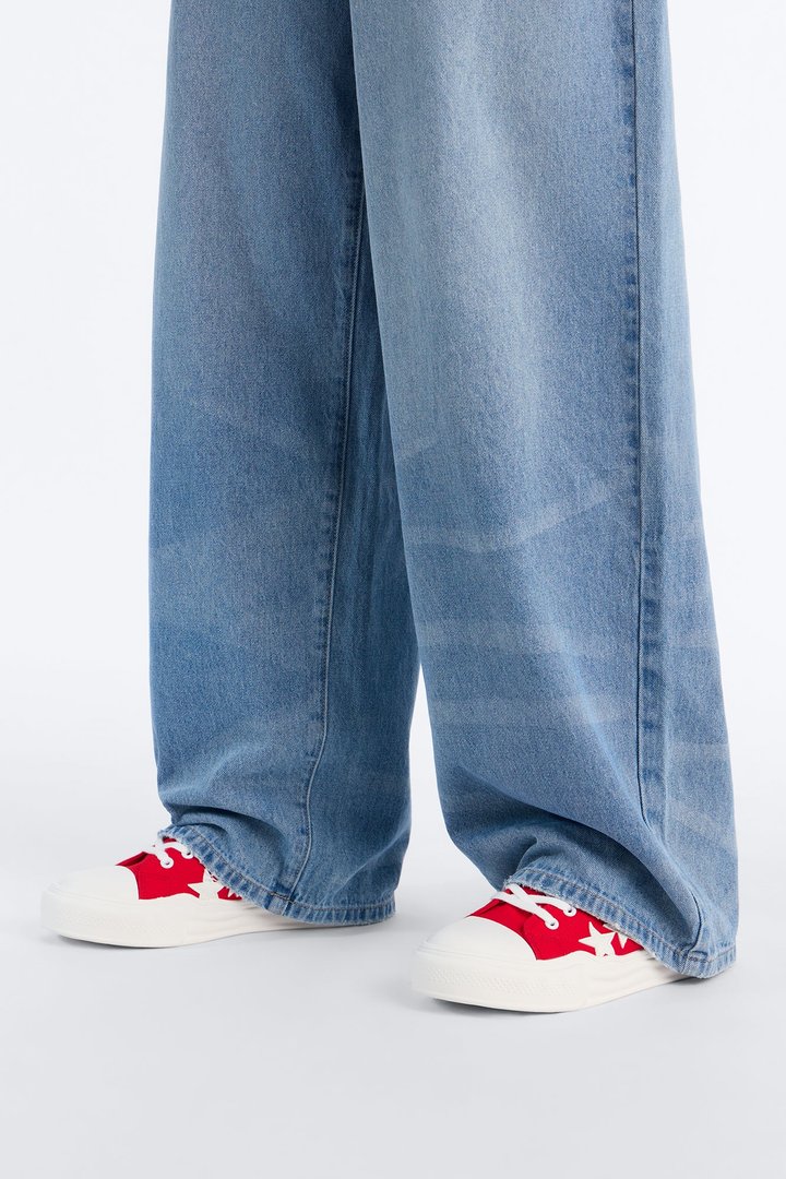 Running With The Stars Low Top Sneakers - Red