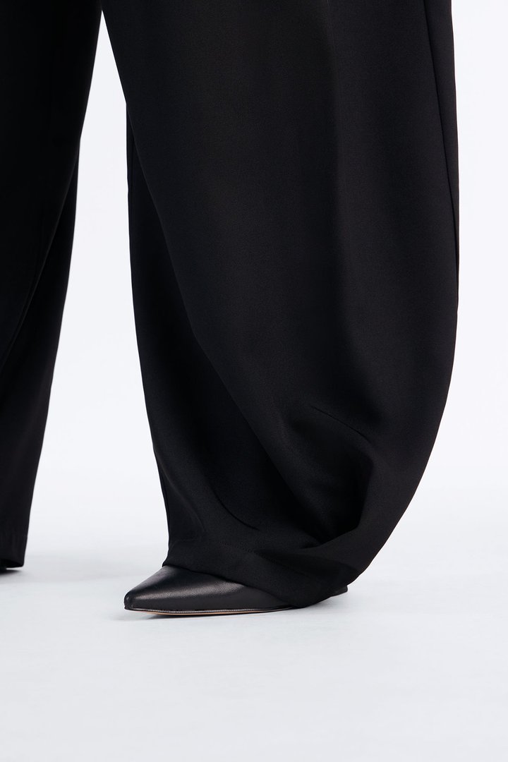 Josephine Barrel Leg Pleated Trouser - Black