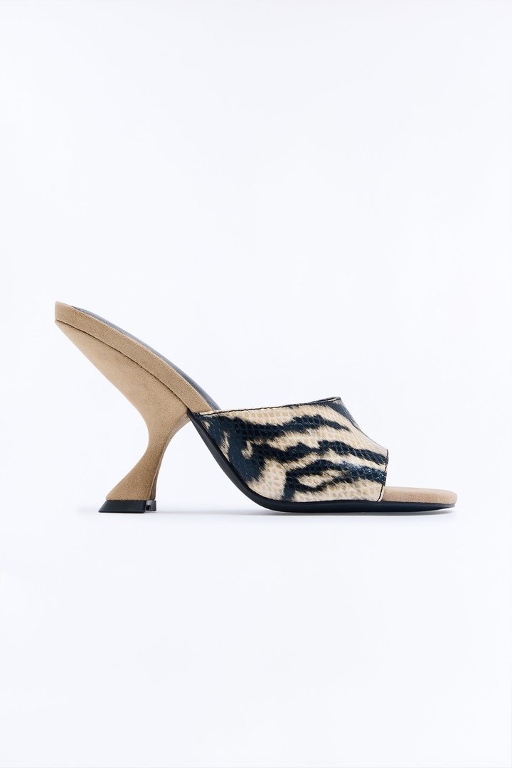 On Cue Novelty Heels - Ivory/combo