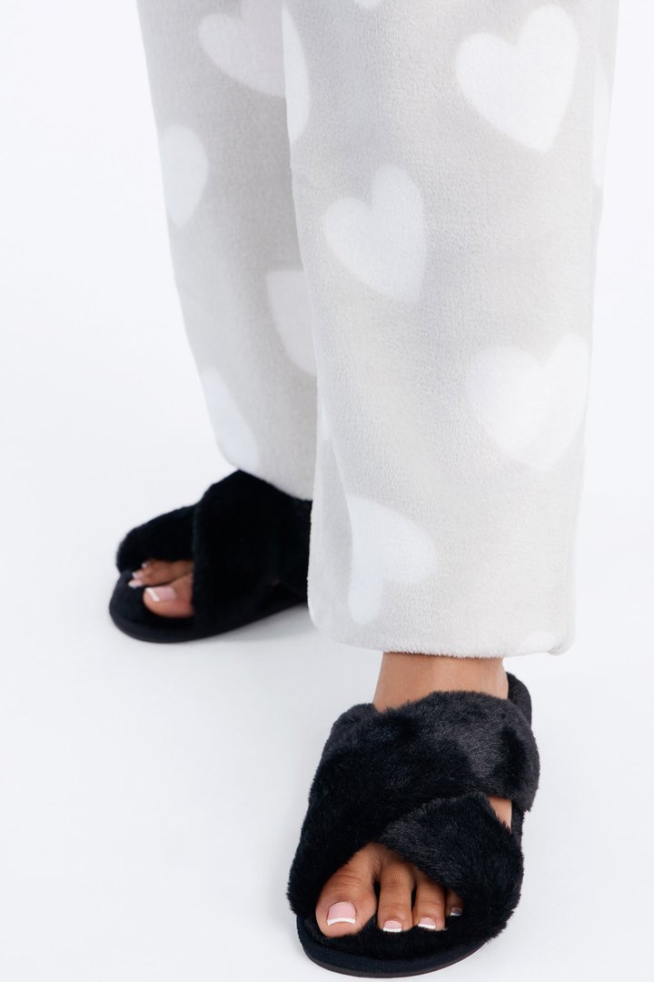 Fuzzy Moments Slippers - Black