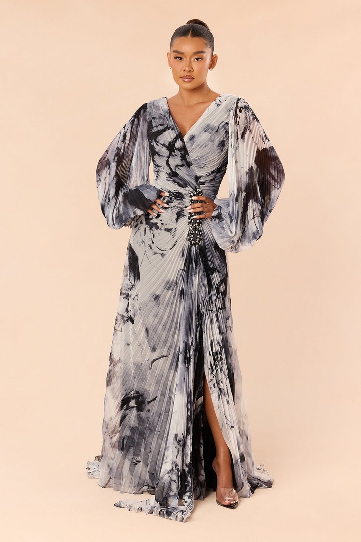Luna Pleated Maxi Dress - Black/White