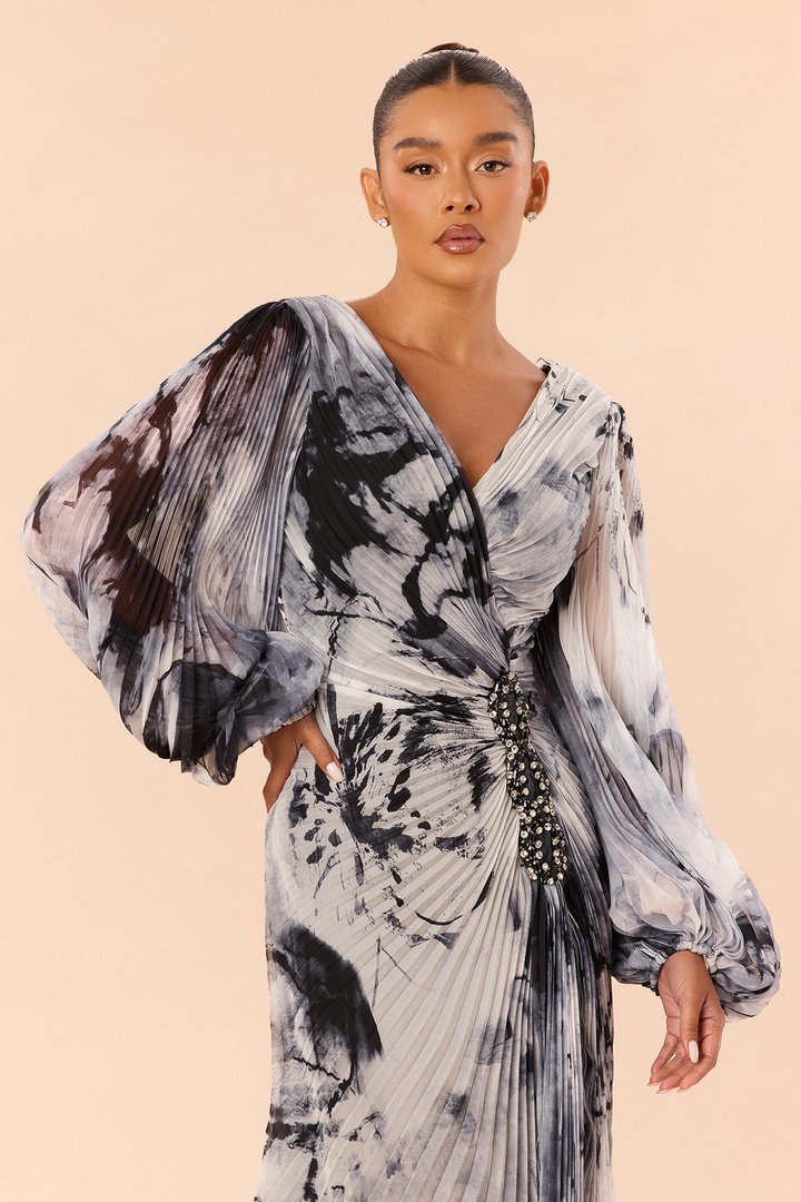 Luna Pleated Maxi Dress - Black/White
