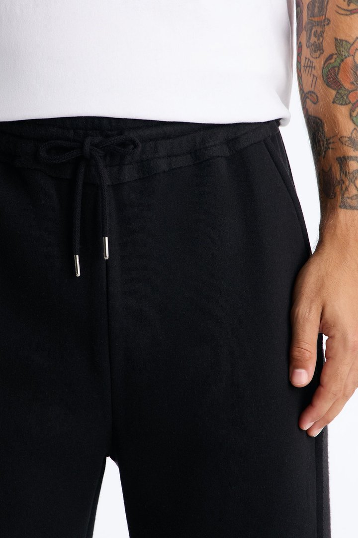 Reverse Panel Straight Leg Sweatpant - Black