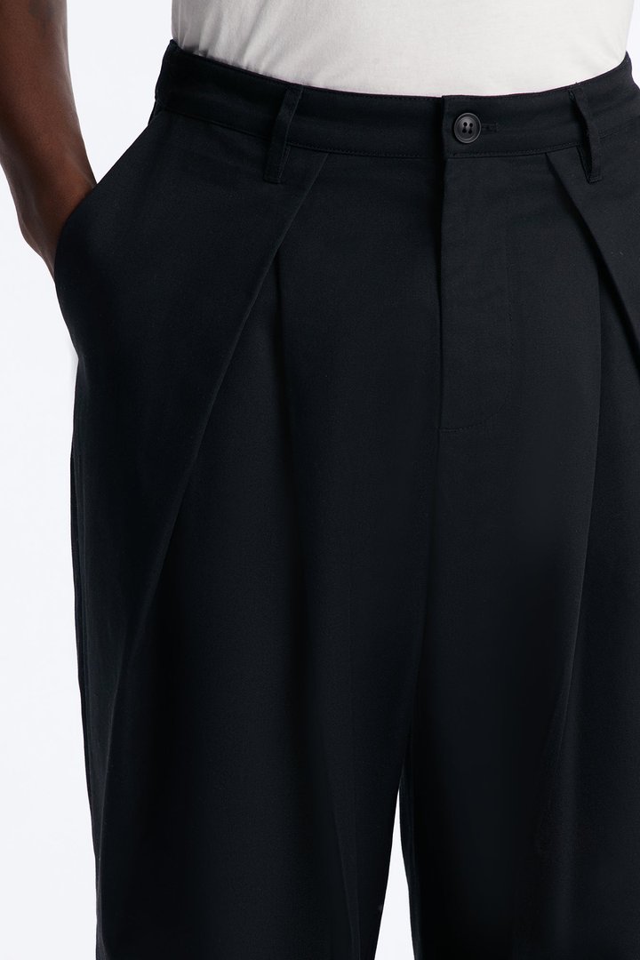 On The Low Baggy Pleated Pant - Black