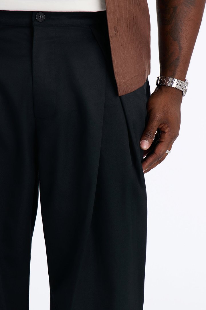 On The Low Baggy Pleated Pant - Black
