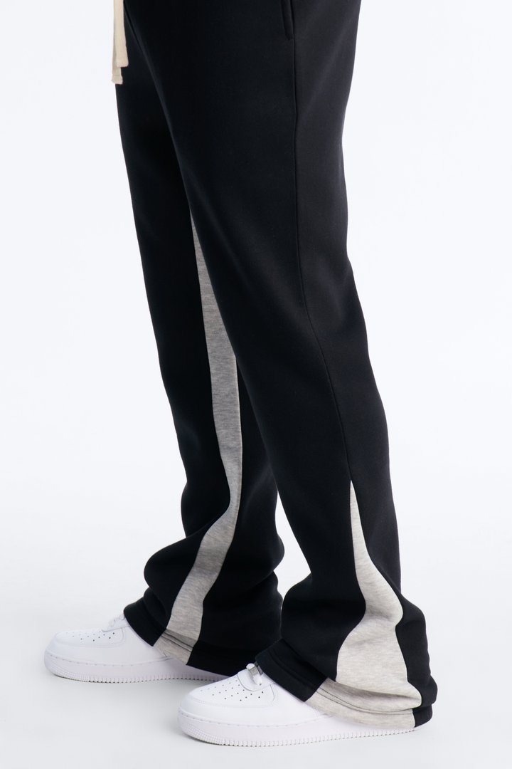 Tayson Flared Sweatpants - Black