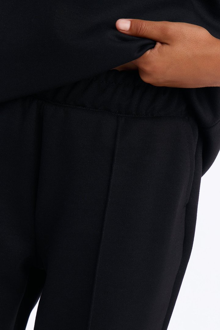 Mini Structured Fleece Pintuck Slim Flare Sweatpants - Black
