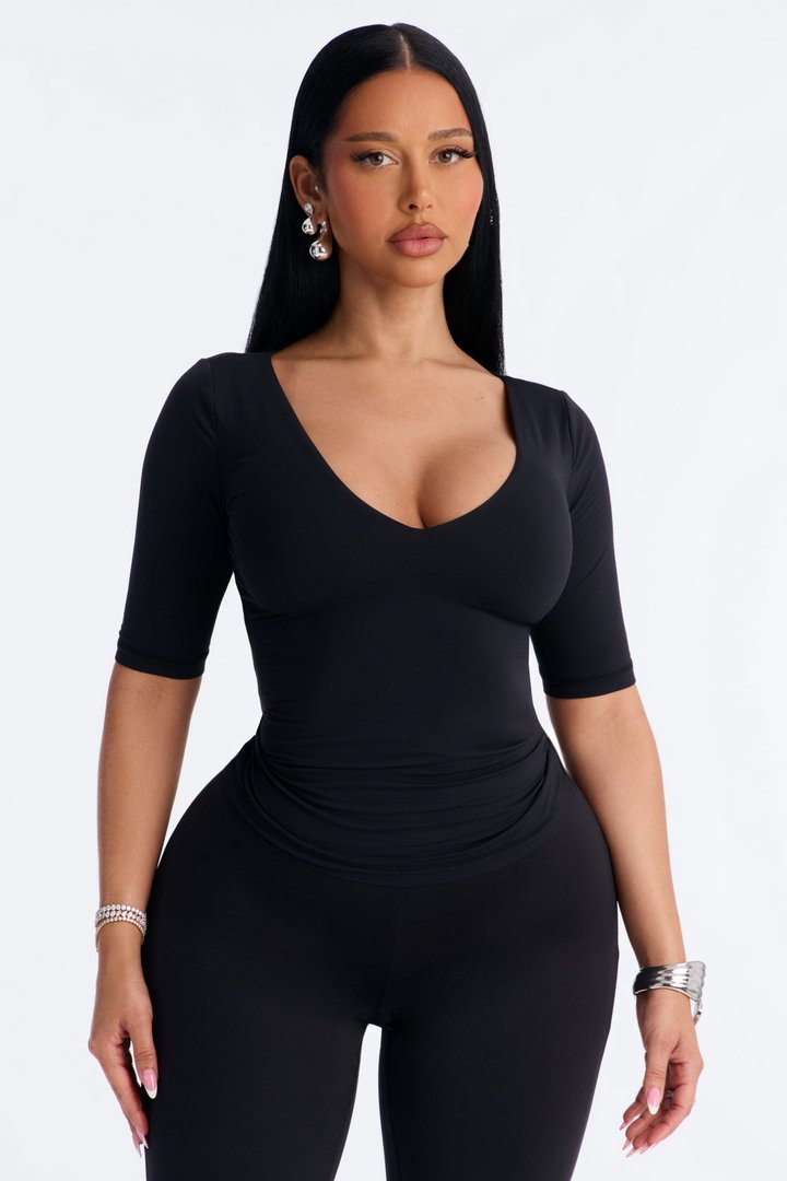 Second Skin Deep U Neck Elbow Sleeve Top - Black
