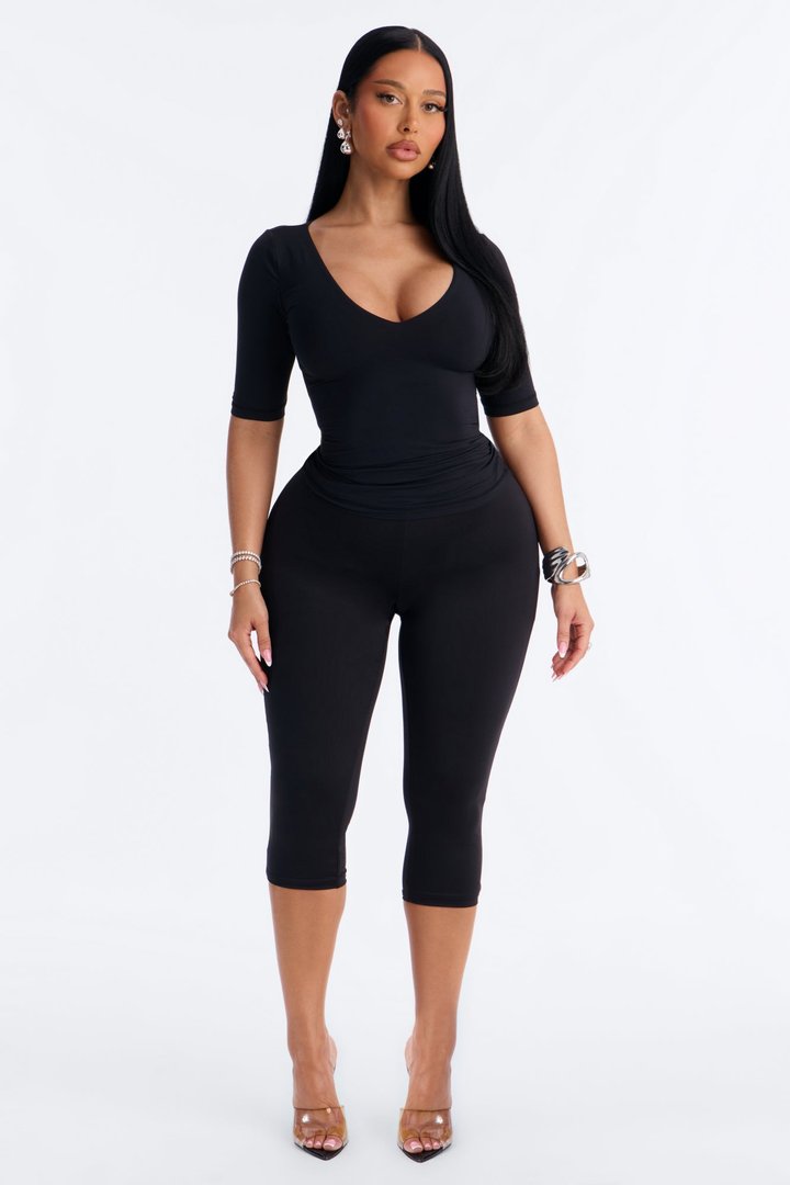 Second Skin Deep U Neck Elbow Sleeve Top - Black