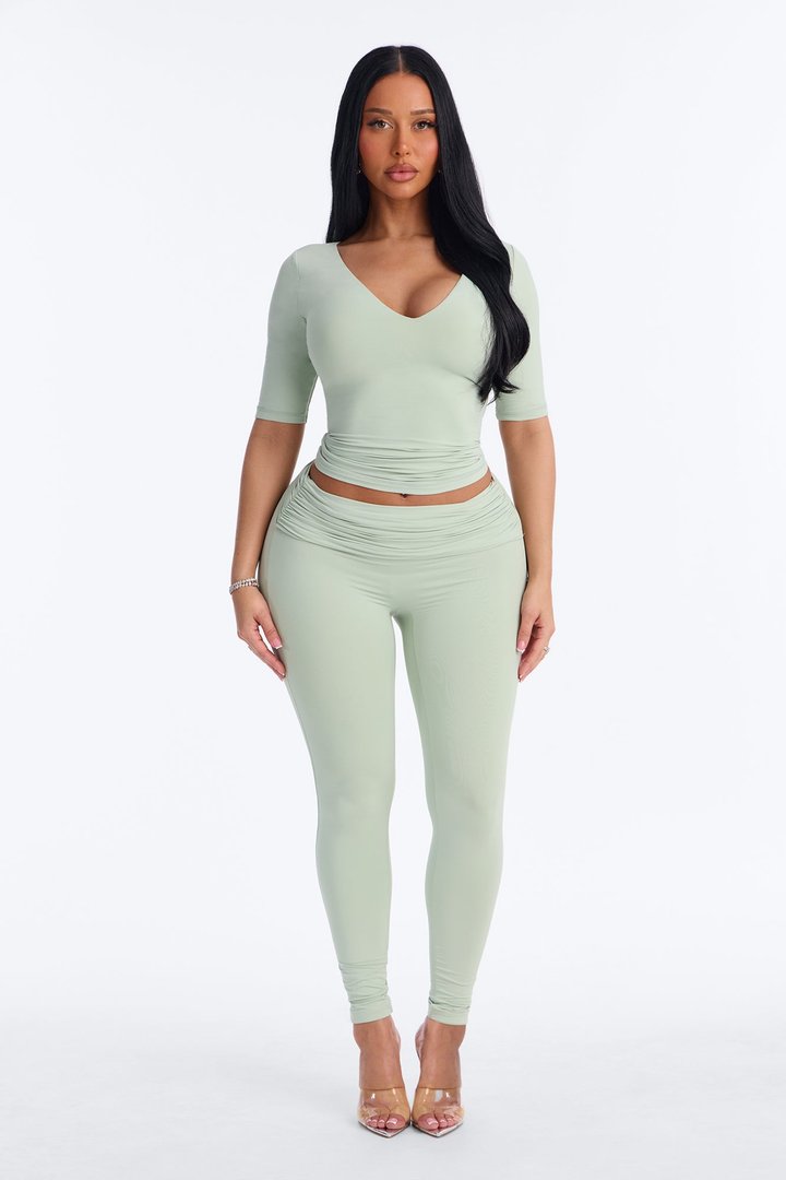 Second Skin Deep U Neck Elbow Sleeve Top - Mint