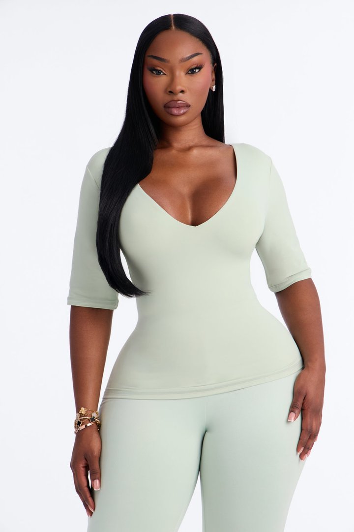 Second Skin Deep U Neck Elbow Sleeve Top - Mint