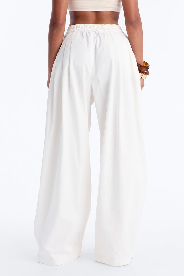 Alessia Super Wide Leg Twill Pant - White