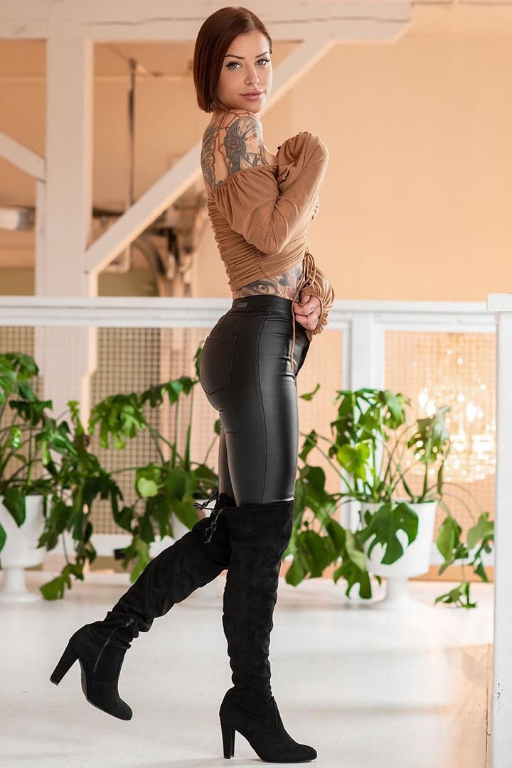 Go With The Flow Boot - Black