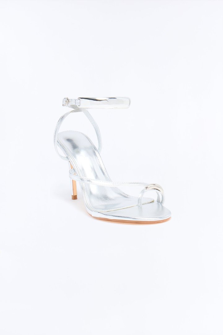 Harmonie Hardware Toe Ring Heels - Silver