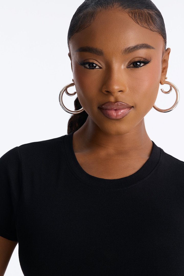 Janice Super Cropped Crew Neck Baby Tee - Black