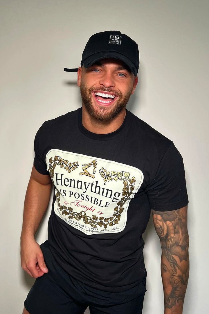 Hennything Is Possible Short Sleeve Crew Tee - Black
