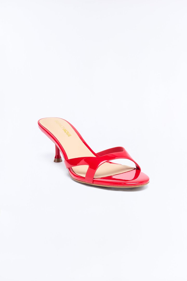 Jazzy Round Toe Heels - Red
