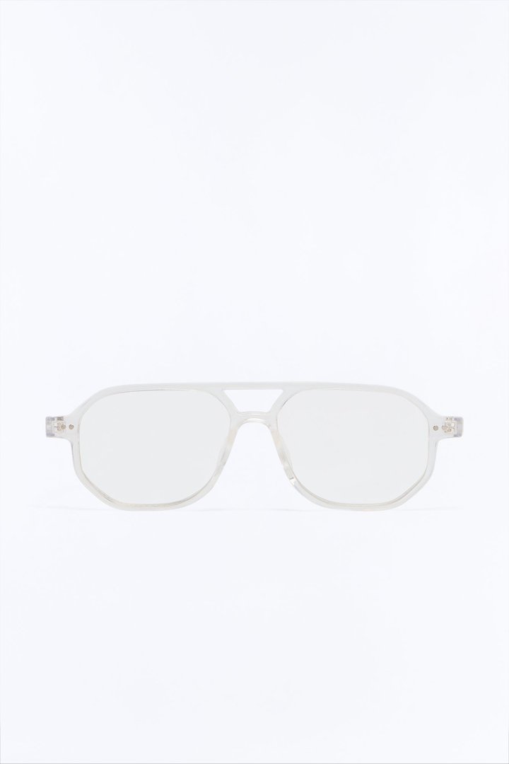 Eyes On Me Round Sunglasses - Clear