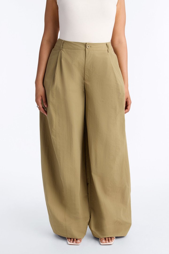 Brooke Barrel Leg Windbreaker Pant - Olive