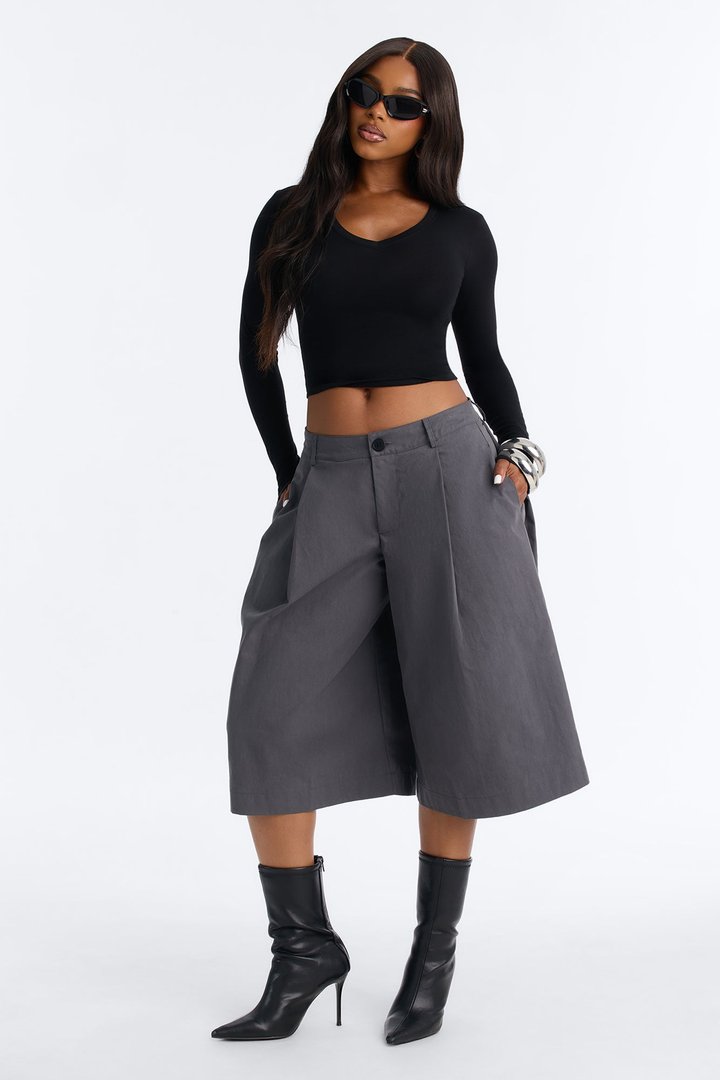 Caro Pleated Barrel Leg Bermuda Short - Charcoal