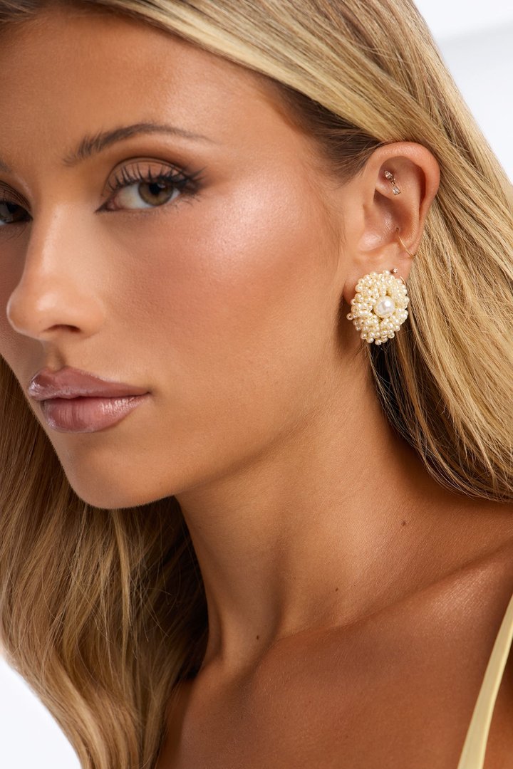 Perla Stud Earrings - White
