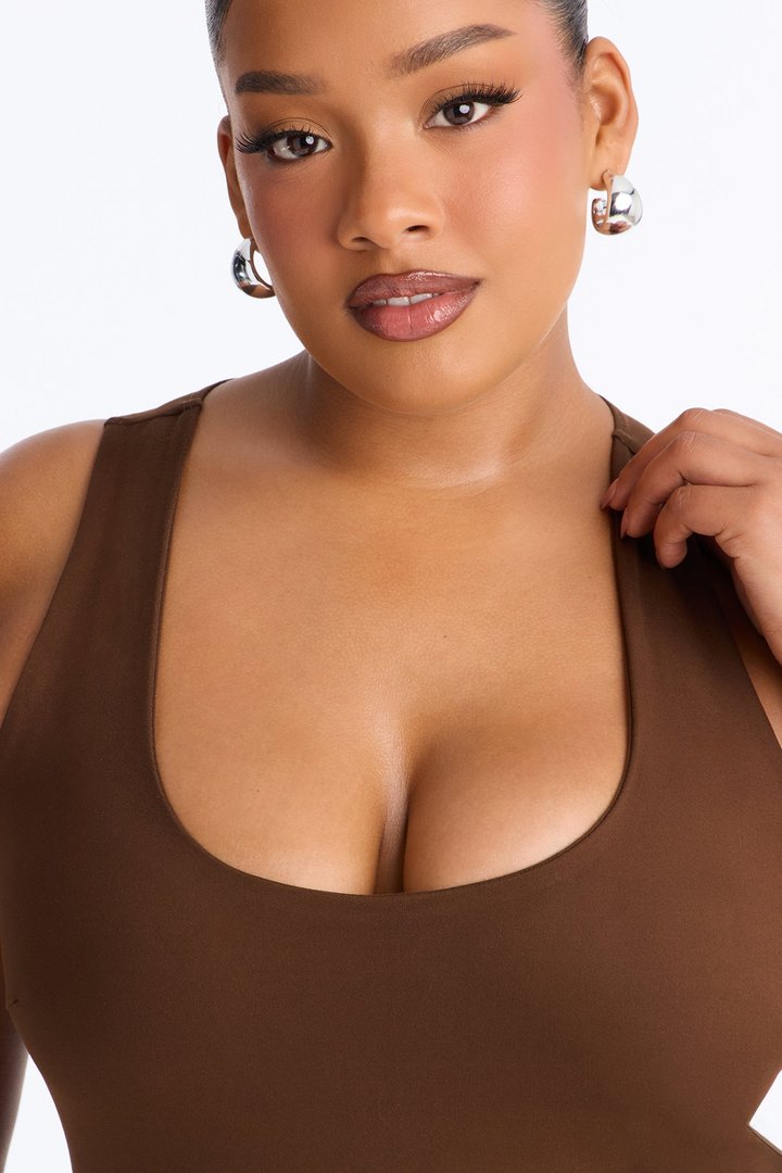 Sarafiena Double Lined Scoop Neck Bodysuit - Chocolate