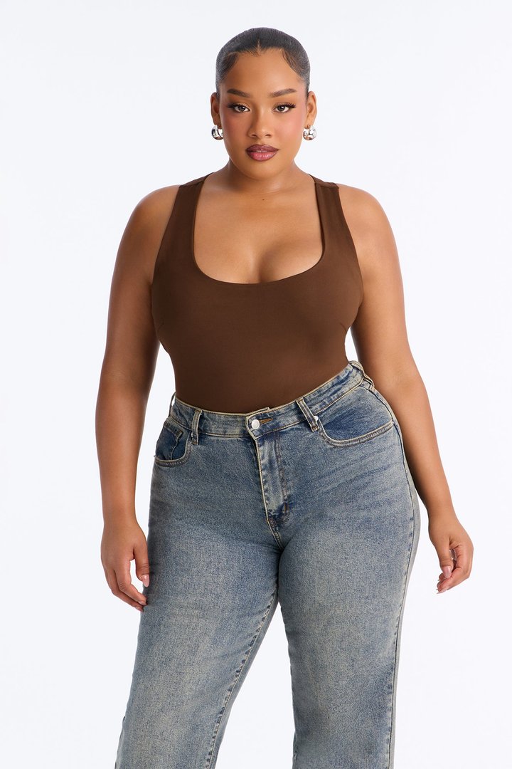Sarafiena Double Lined Scoop Neck Bodysuit - Chocolate
