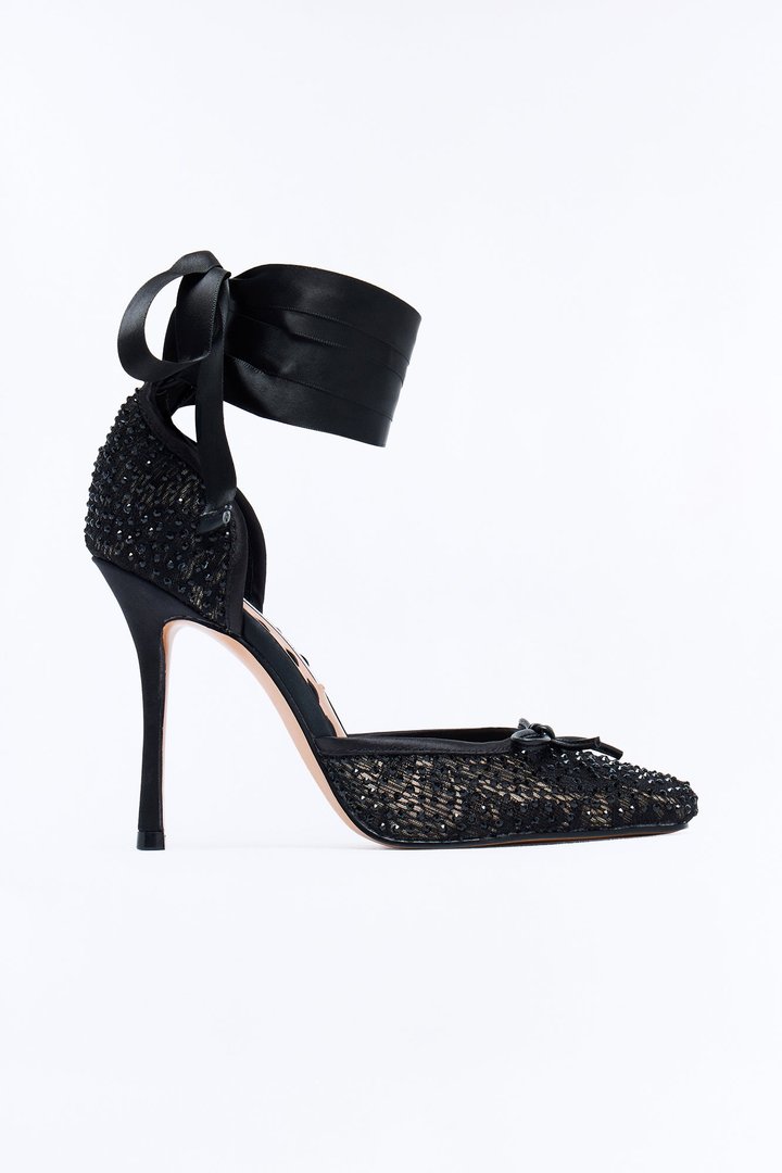 Steve Madden Larina Embellished Pumps - Black