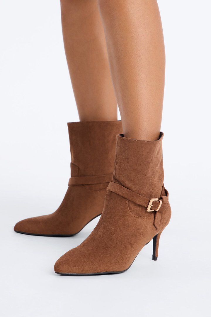 Can’t Compete Heeled Booties - Chestnut