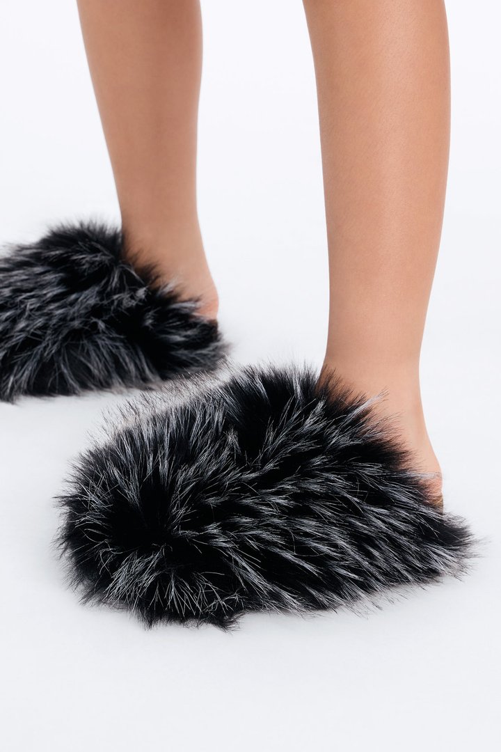 Mini Can't Miss It Faux Fur Slippers - Black/White