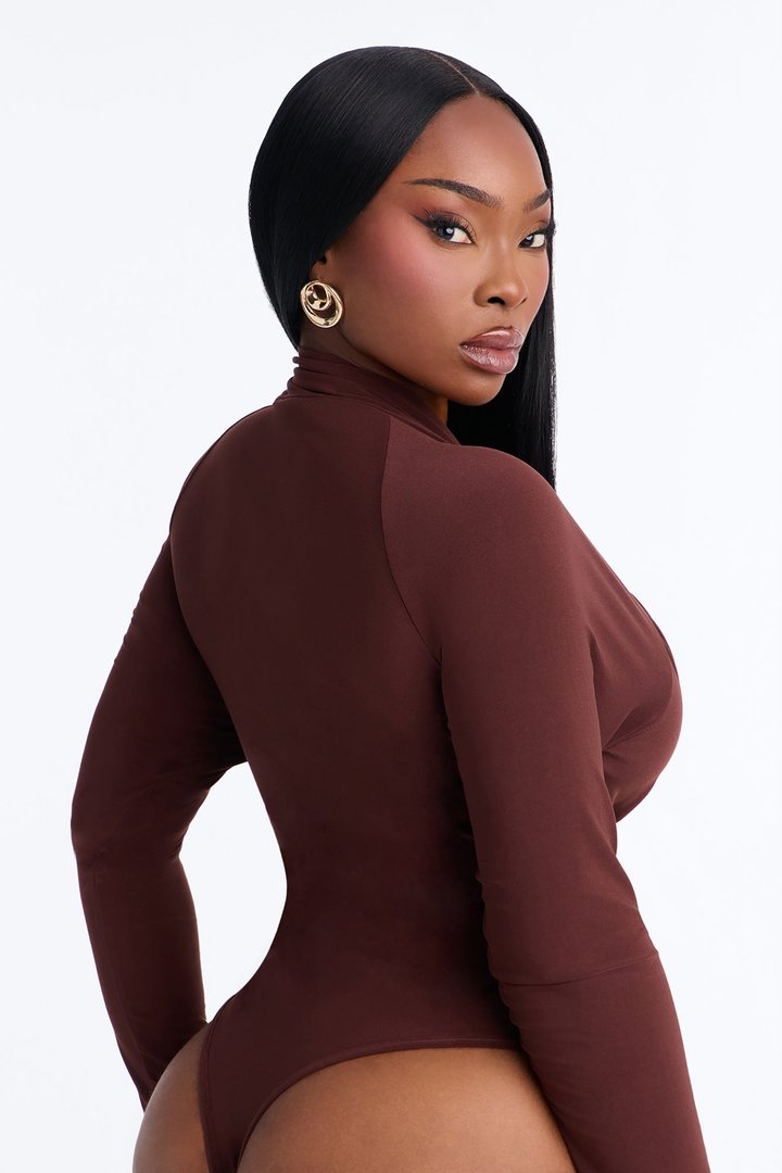 City Dreams Tie Neck Long Sleeve Bodysuit - Chocolate