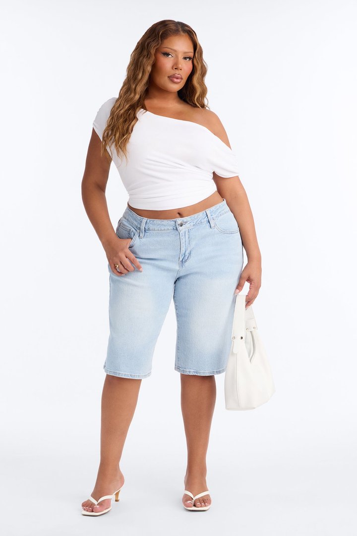 Lizzy Mid Rise Denim Bermudas - Light Wash