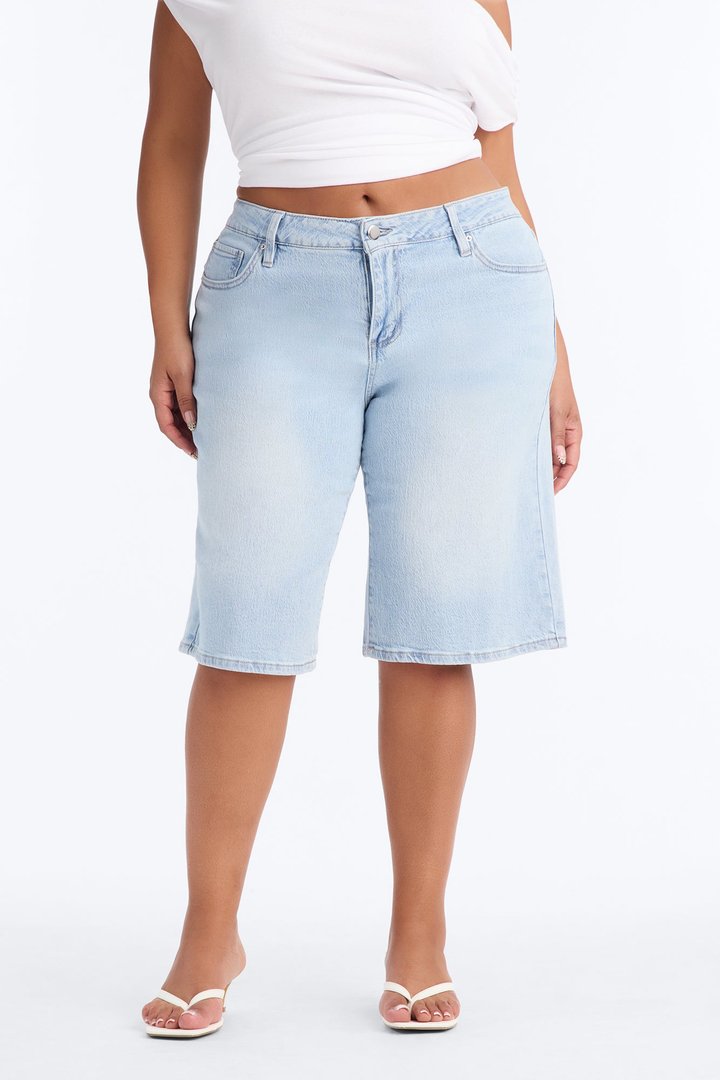Lizzy Mid Rise Denim Bermudas - Light Wash