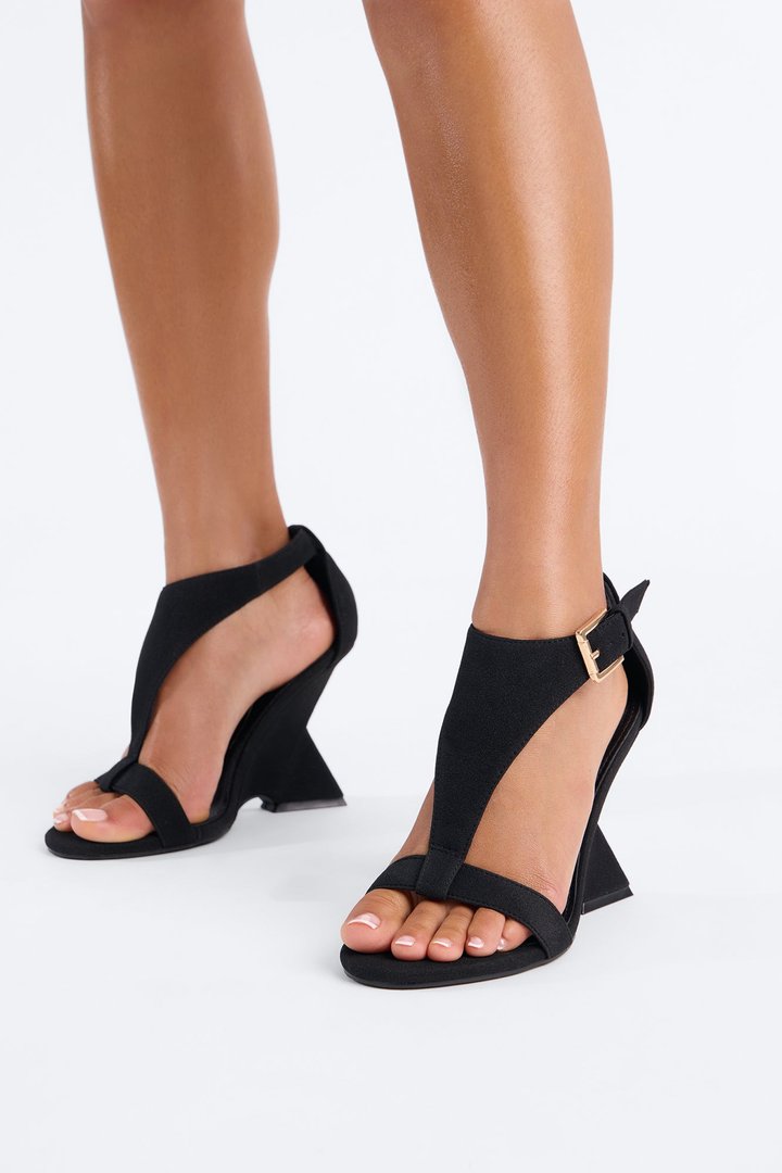 Middle Ground Novelty Wedges - Black