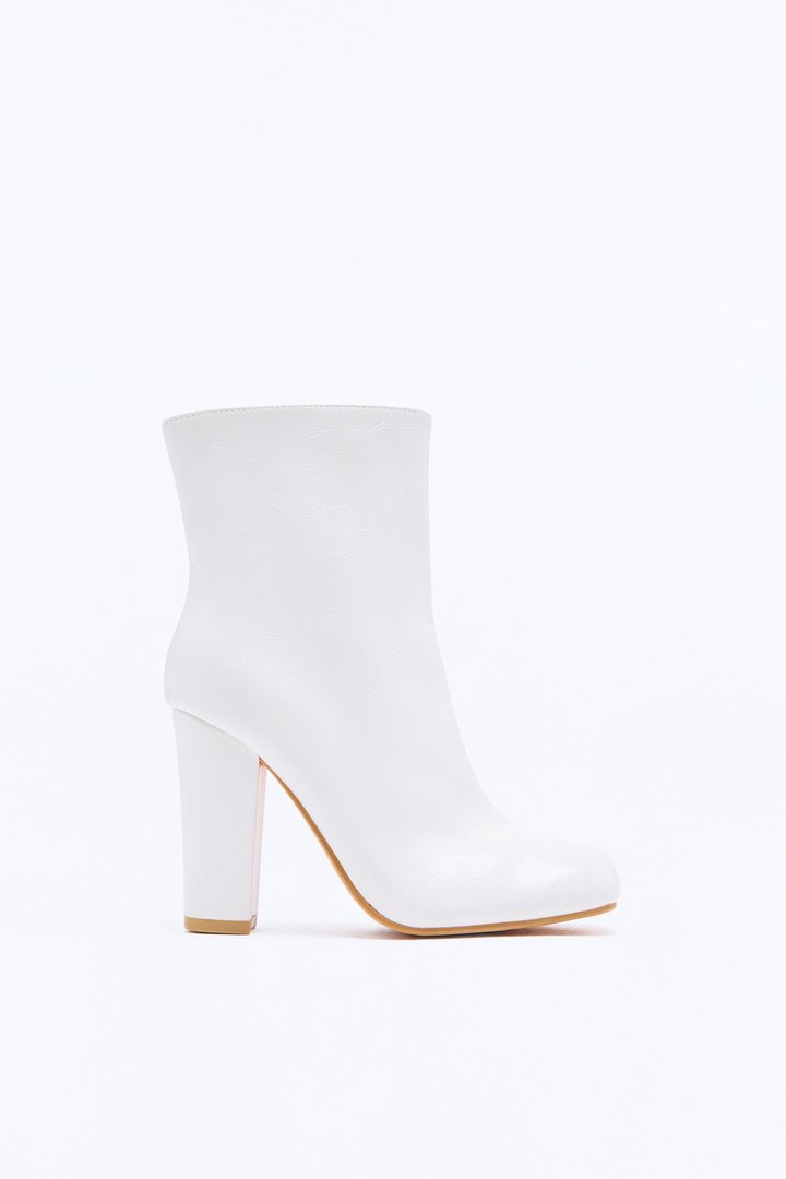 Azriel Tabi Booties - Ivory