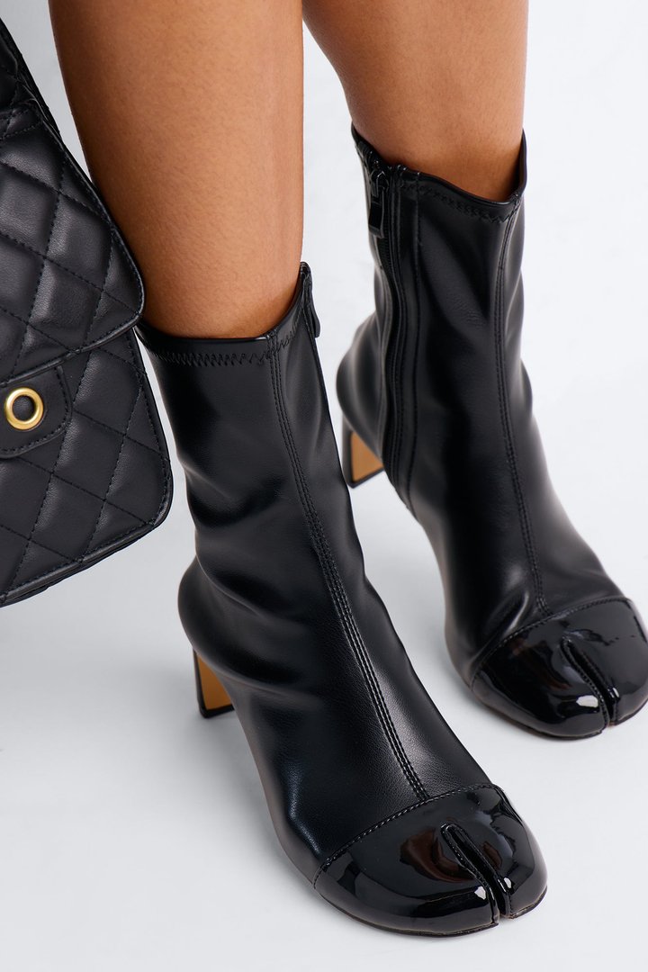 More Kicks Tabi Booties - Black/Black