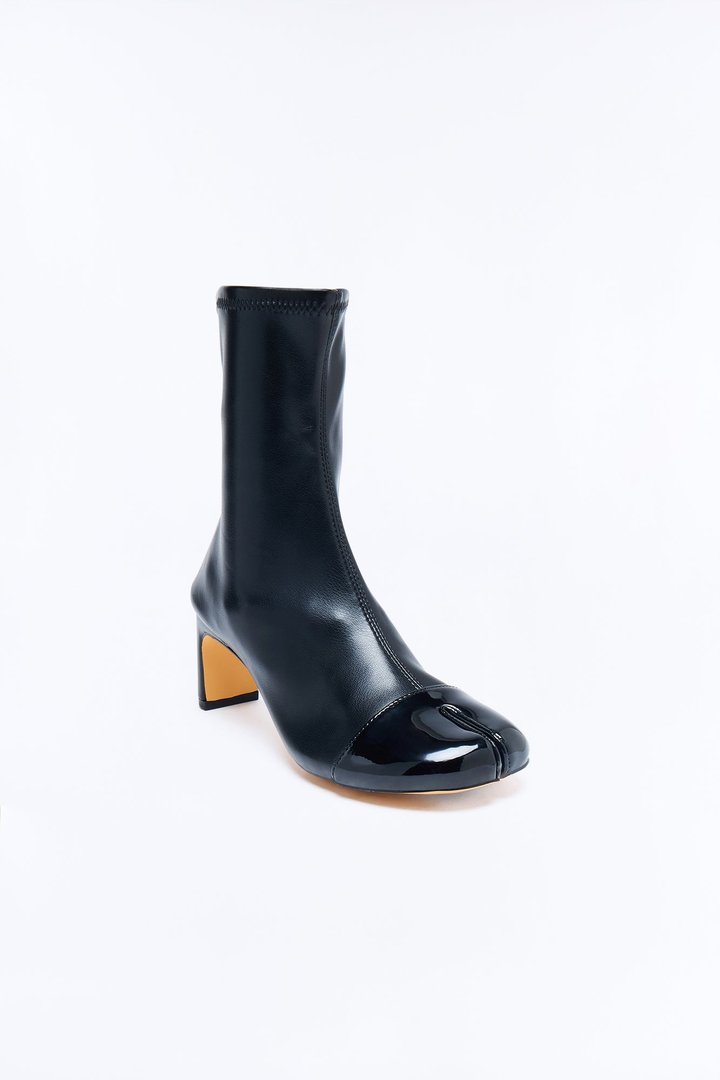 More Kicks Tabi Booties - Black/Black