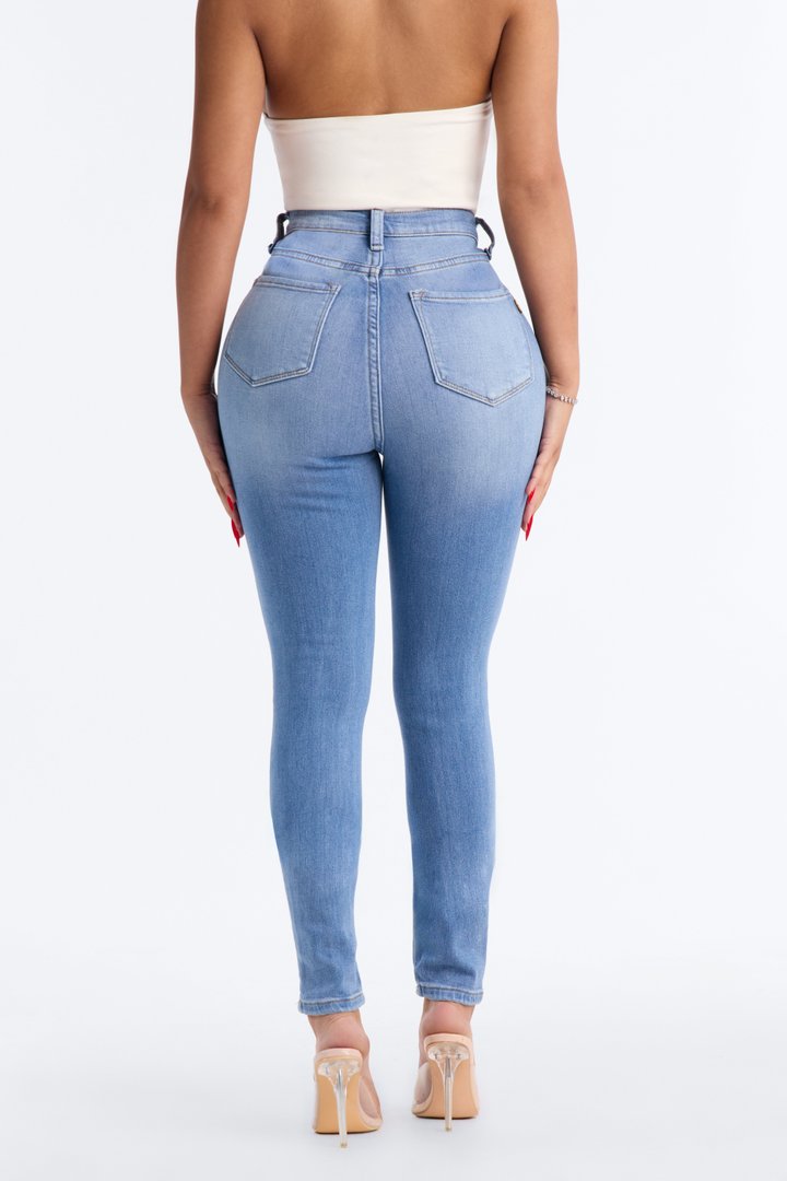 Be Right Back Ripped Skinny Jeans - Light Wash